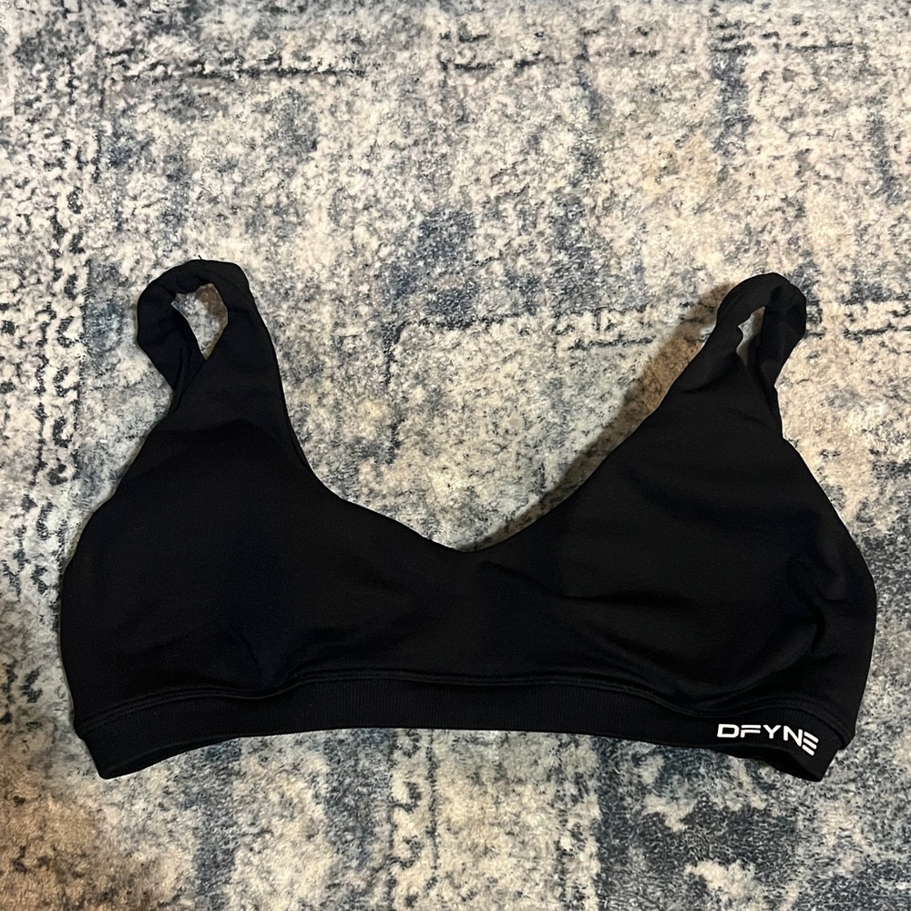 DFYNE Black Sports Bra